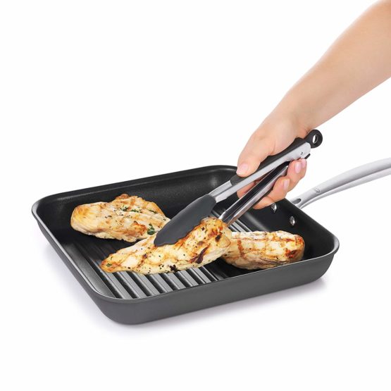 OXO Good Grips Locking Tongs with Silicone Heads (30 cm) - Image 4
